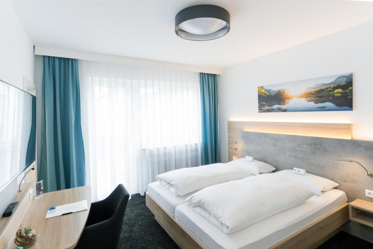 Hotel Zur Sonne Bodelshausen Exterior photo